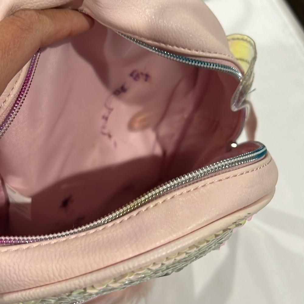 Unicorn small backpack. - Picture 3 of 3